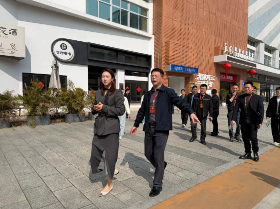 蒲州街道人大工委主任余赛虎一行莅临红连跨贸园调研指导潮燃街区项目